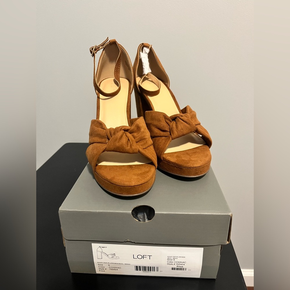 LOFT Tan Bow Heels
